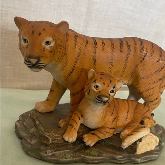 Tiger Figurine - Orange and Brown - Picture 2 of 4